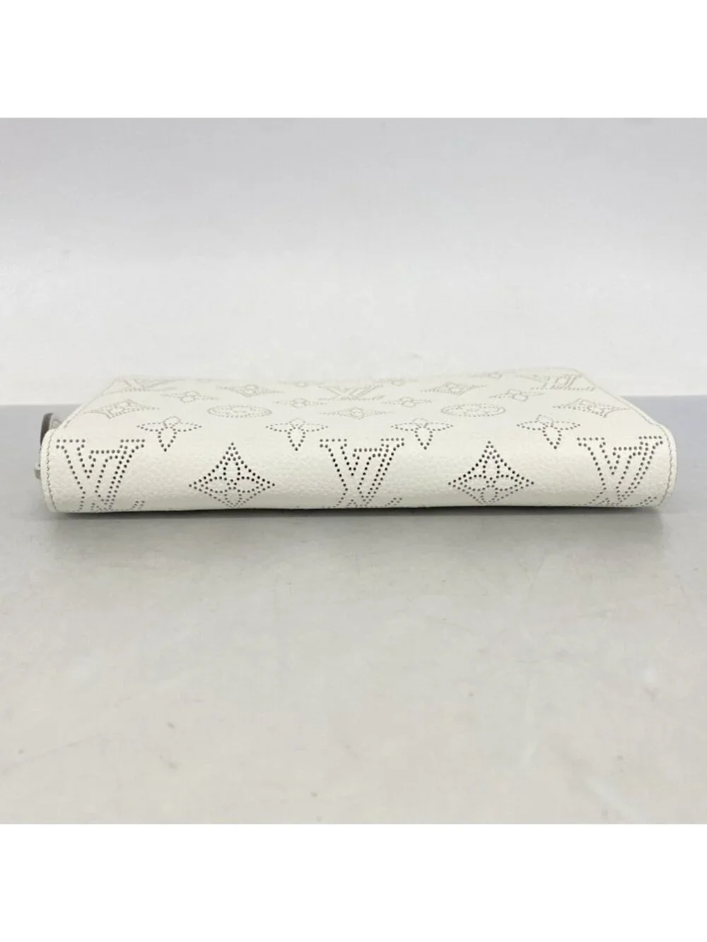 Louis Vuitton Wallet Mahina Zippy Blanc